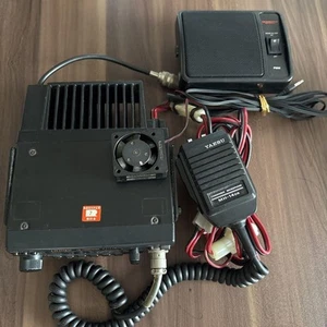 YAESU FT-715 MH-14D8 P800 Nadajnik-odbiornik FM na części lub naprawę Śmieciowa wyprzedaż - Zdjęcie 1 z 14