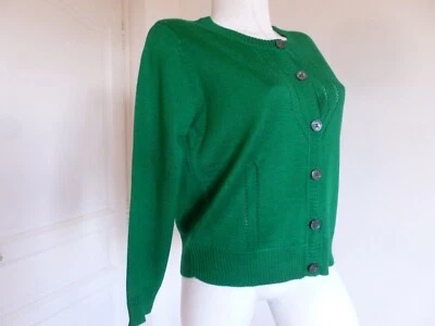 SUPERBE ET NEUF GILET LAINAGE VERT SAPIN MOTIF AJOURE EN FACADE T. 42 / 44VOIR + - Photo 1/4