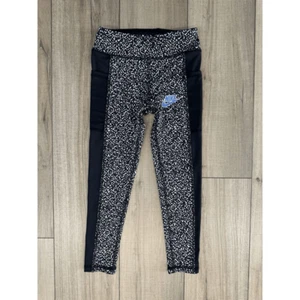 BNWT Kids Girls Black Nike Leggings Size 6 6x Classic Nike Logo pants - Picture 1 of 1