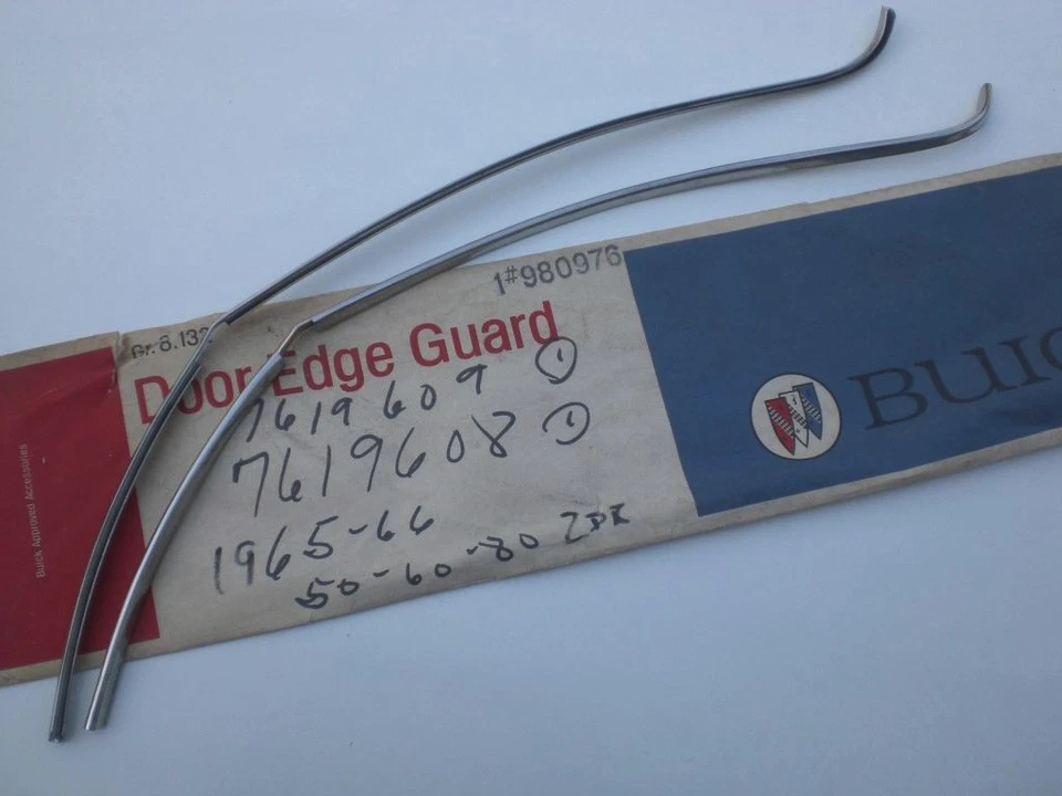 BUICK 980976 1965 - 1966;LESABRE WILDCAT & ELECTRA 02 门门边缘护板套件; — 第 1/1 张图片