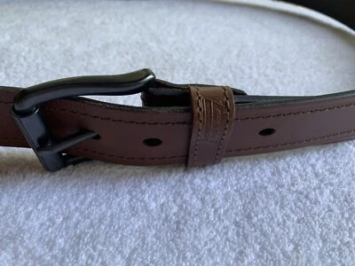 Cinturón Dickies para Hombres 50-52 Cuero Genuino Marrón Gunmetal Rodillo Hebilla Logo Puntada Foto 1 de 4