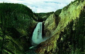 Vintage Postcard GREAT FALLS OF THE YELLOWSTONE Scene From Red Rock - Picture 1 of 2