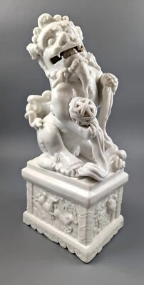 Antiguo perro Foo de porcelana china Blanc De Chine Foto 1 de 4