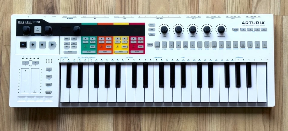 Arturia Keystep Pro Keyboard-Controller - Weiß - Bild 1 von 1