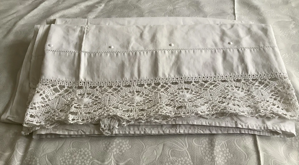 drap ancien brodé Et Dentelle Au Crochet,330/220 Cm ,occasion - Photo 1/4