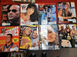 Konvolut 9 WWE WWF Magazine 2000,2007 TV Guide 1999 - Bild 1 von 10