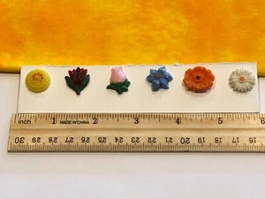 7468 - Multi-Color Set of 6 Vintage Realistic Flower Buttons -See detailed desc - Picture 1 of 3