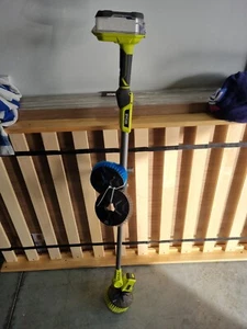 Ryobi 18v Telescopic Scrubber + 3 Attachments - Near New - Picture 1 of 9
