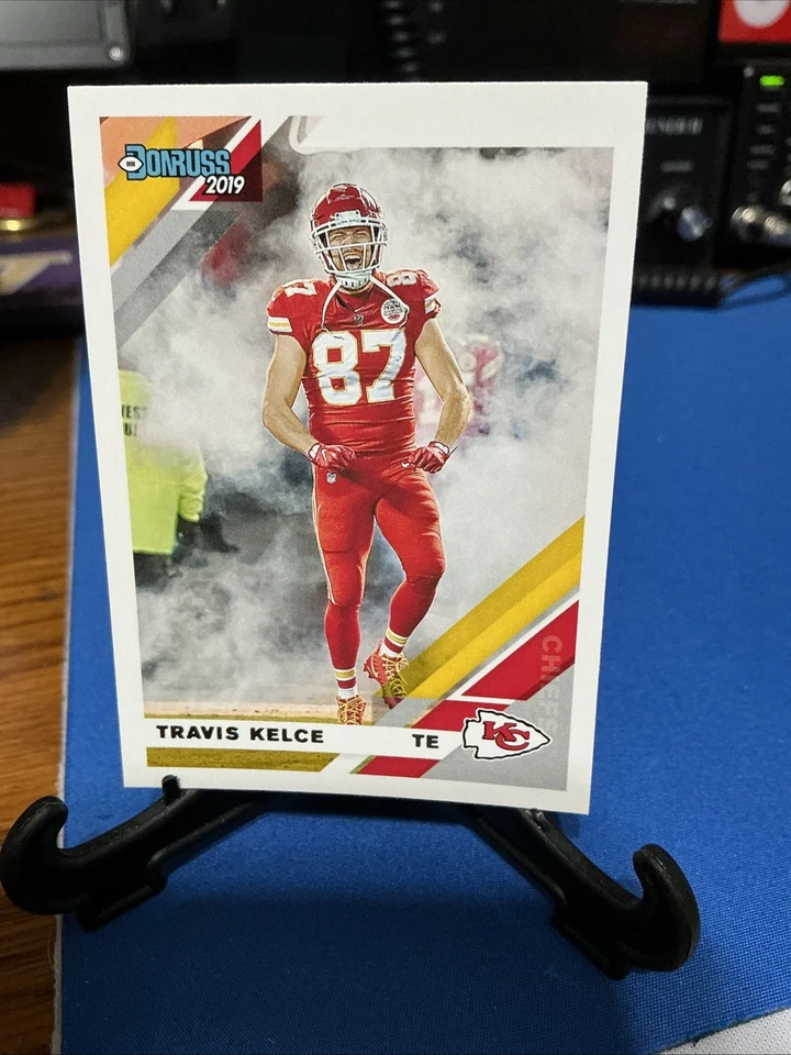 2019 Travis Kelce Panini Donruss Photo Variation SP #2V Kansas City Chiefs NFL - Image 1 of 4
