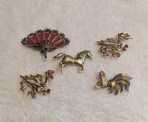 Lot Of Vintage Damascene Brooch Dragon Horse Rooster Fan Spanish 3D Dragons - Picture 1 of 24