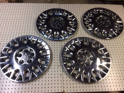 4 2003 - 2005 Mercury Grand Marquis 全轮盖 — 第 1/4 张图片