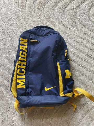 Michigan Wolverines backpack RARE (Team  Issue) Cover