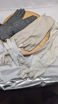 4 Pairs Of Vintage Womens Leather Glovesaa Found - Image 1 of 4