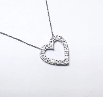 Collar Colgante Macy's Corazón Diamante 18" (1/10 ct. t.w.) en plata de ley Foto 1 de 4