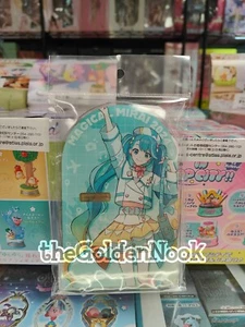 Soporte acrílico para bolígrafo Hinatsu Caravan Vocaloid Hatsune Miku Magical Mirai 2024 - Imagen 1 de 4