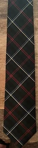 JOS A. BANK MEN’S EXECUTIVE GREEN, RED, & WHITE 100% SILK TIE/PRE-OWNED/HOLIDAY - Picture 1 of 2