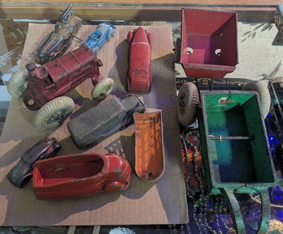 Camión coche juguete vintage de metal y goma semi LOTE GOMA SOLAR y otros Foto 1 de 4