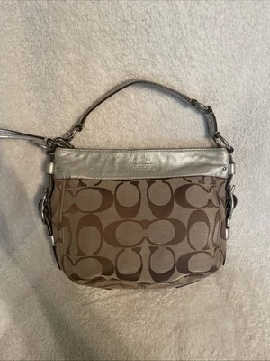 Bolso de hombro Hobo mediano marrón Zoe Y2K Coach Signature F12657 Foto 1 de 4