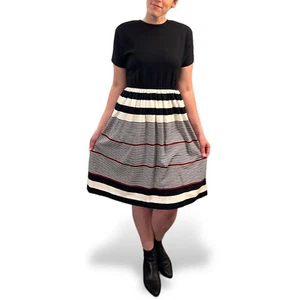 Black White Red Striped Jersey A-line Short Sleeved Dress 80s Vintage Leslie Fay - Picture 1 of 5