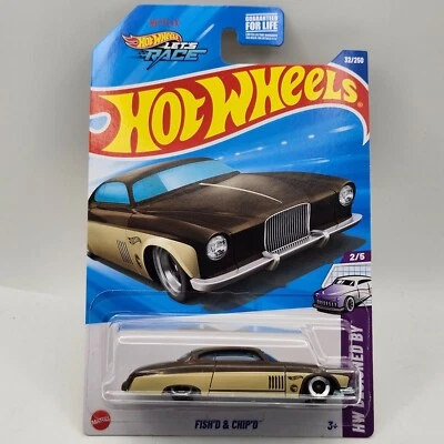 Седло Hot Wheels FishD ChipD коричневое бежевое HW дизайн 2/5 32/250 - Изображение 1 из 3