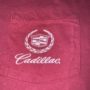 Men’s Medium Maroon Cadillac T Shirt - Picture 1 of 5
