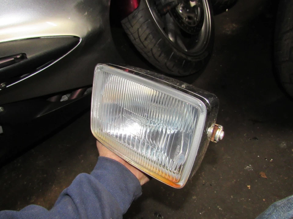 Farol magnético Honda VF700 C V45 1985 - Imagem 1 de 1