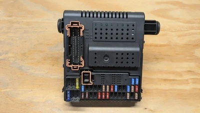 2005-14 Volvo XC90 S80 S60 V70 Central Electrical Module Fuse Box 30765149 OEM#B - Image 1 of 4