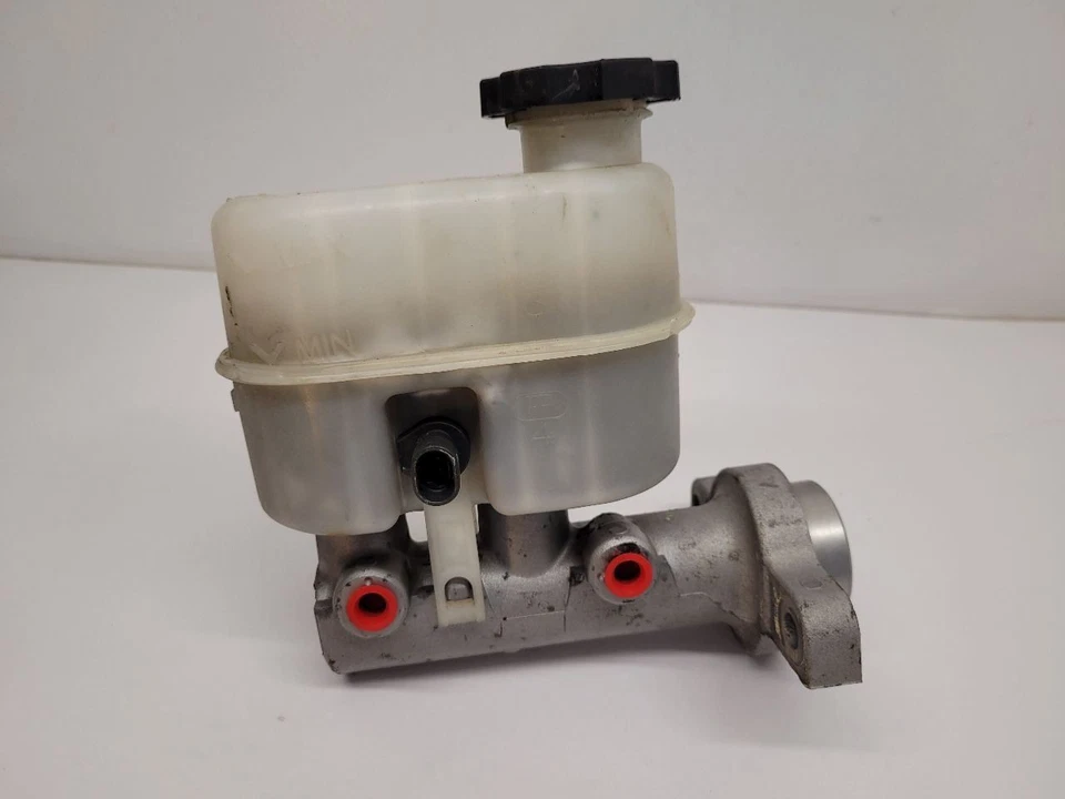 Chevrolet Avalanche 1500 2007-2008 cilindro maestro de freno 15844166 Foto 1 de 4