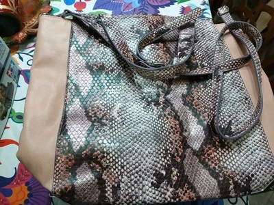 SIMPLY VERA TOTE SHOPPER, Bolso de Mano Vera Wang Estampado de Reptiles, Bolso de Mano Joplin Grande Foto 1 de 4