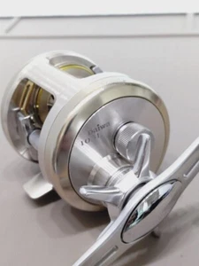 Daiwa Millionaire CV-Z 103L Left Hand Baitcasting Reel used Shipped from Japan - Picture 1 of 10