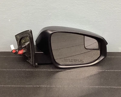 Правое зеркало для Toyota RAV4 2016-2018 годов выпуска - Изображение 1 из 4