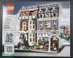 LEGO Creator Expert: Pet Shop (10218) * Damaged Box * Retired * Sealed *