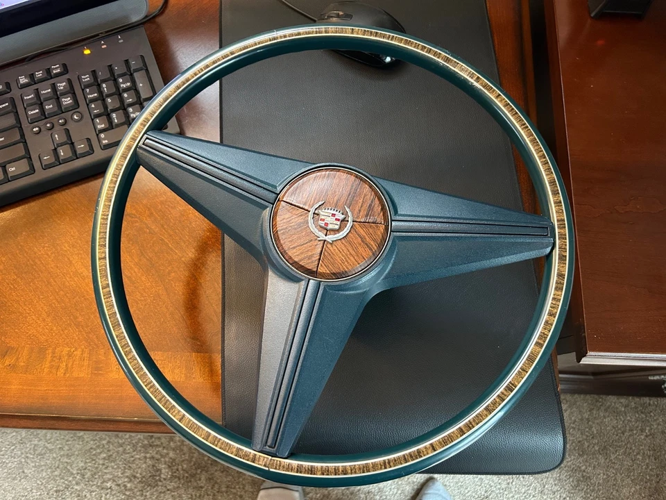 Volante Cadillac Eldorado Fleetwood Coupe De Ville 1971-76 verde Foto 1 de 4