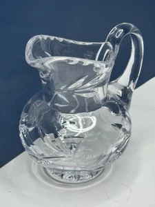 Jarra de cristal con una flor esmerilada - Imagen 1 de 7