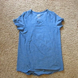 NWOT Duluth Trading XS Blue Pattern Vneck S/S Poly Shirt Stretch - Picture 1 of 2