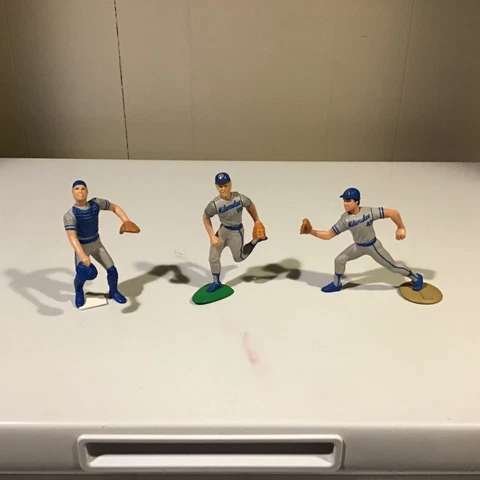 VINTAGE LOT OF 3 1988 MILWAUKEE BREWERS FIGURES YOUNT SURHOFF HIGUERA Cover
