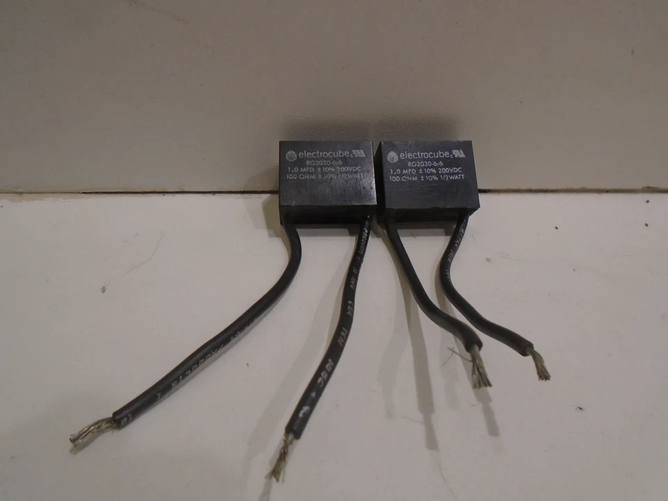 (LOTE DE 2) RESISTENCIAS ELECTROCUBE RG2030-6-6 200VDC 1/2WATT Foto 1 de 4