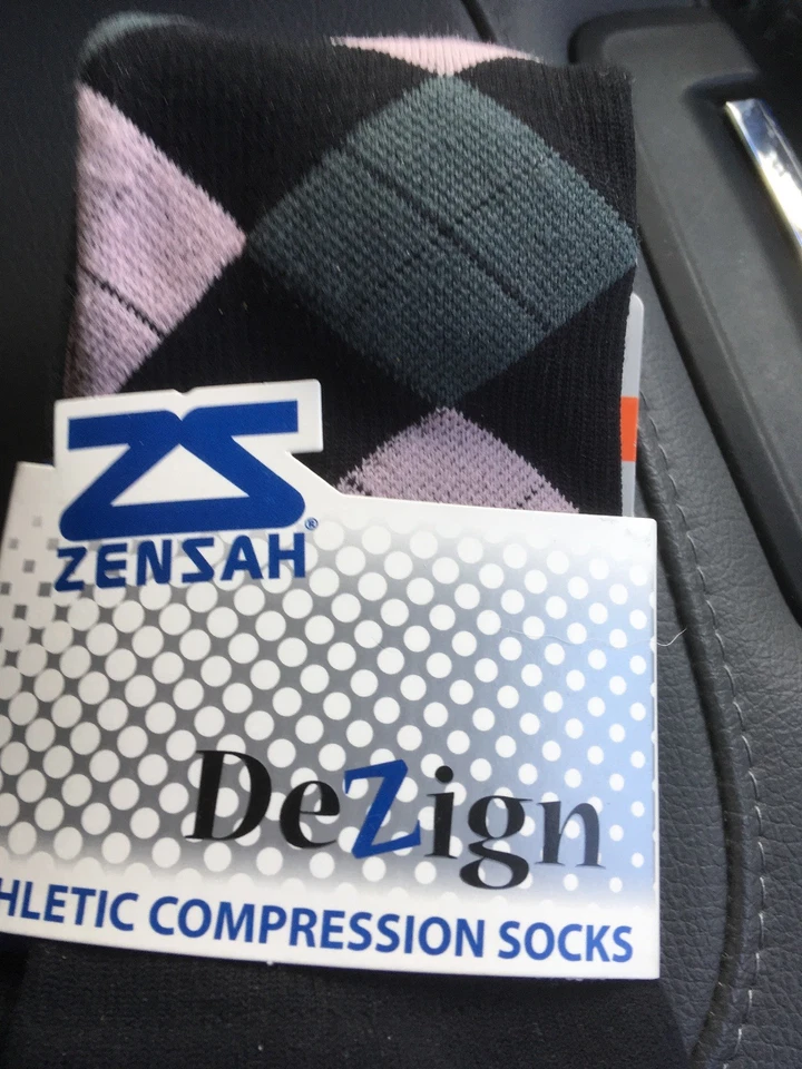 Calcetines de compresión Zensah Argyle, negros/grises/rosa, . Pequeño. Foto 1 de 3