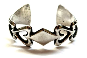 Old Pawn Navajo Sand Cast Coin Silver Cuff Bracelet Hearts Flared Ends - Picture 1 of 6