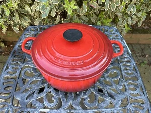 LE CREUSET RED 24CM CASSEROLE POT WITH LID - Picture 1 of 10