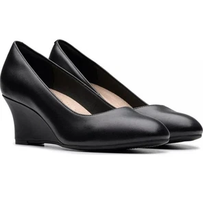 Clarks Damengröße 10, Olivette Zuchtperlen Keilabsatz Pumps, schwarzes Leder  - Bild 1 von 7