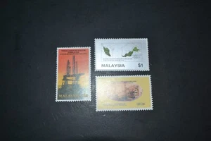 MALAYSIA SCOTT #314-316 OIL INDUSTRY MNH SET OF 3 - Picture 1 of 1