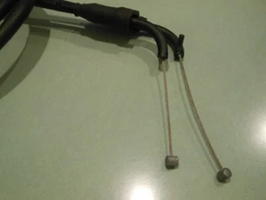 NOS OEM Triumph 2005-12 Sprint 1050 Throttle Cable Push/Pull # T2040335 - Bild 1 von 7
