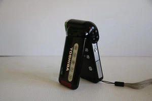 Toshiba Camileo Full Hd Pocket Digital Camera & Video CamcorderLINE DOWN SCREEN - Picture 1 of 6