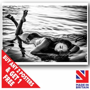 Sexy Niña en el Agua Póster Estampado Arte Erótico Dama Desnuda Mujeres Lencería Boudoir Pierna - Imagen 1 de 2