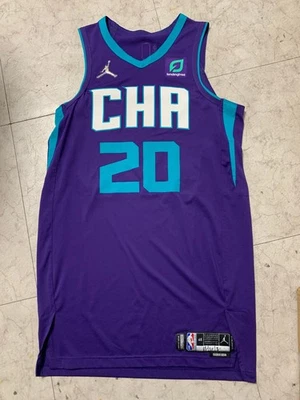 Camiseta Gordon Hayward Game Worn Auténtica NBA y Grupo Meigray #20 10 de diciembre de 2021 Foto 1 de 4