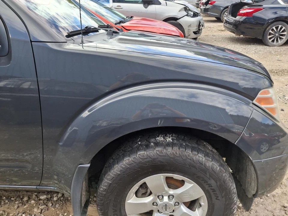 Conjunto de filtro de aire usado se adapta a: Nissan Frontier 2012 6 cilindros 4,0 grado A Foto 1 de 4
