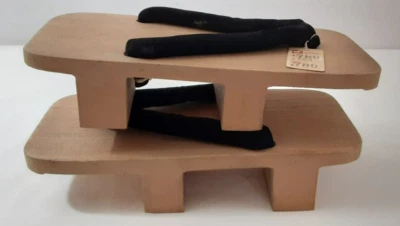 Infradito vintage giapponese Geta in legno pantofole punta nera bambino costume scarpe 5,5 - Immagine 1 di 4