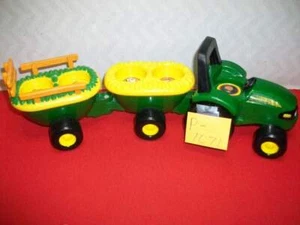 TRACTOR Y TRAILERS COLECCIONABLES JOHN DEERE MUSICAL ANTIGUO McDONALD CANCIÓN Y ANIMALES - Imagen 1 de 4