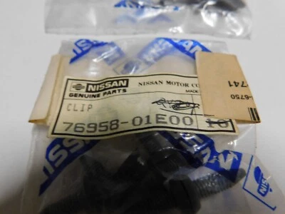 76958-01E00 1987 NISSAN MAXIMA BODY SIDE MOULDING CLIP SELLING QTY OF 11 - Image 1 of 3